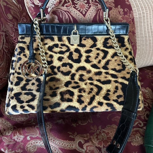 Michael Kors Brown and Black Shoulder Bag with Structured Design - Picture 1 of 4